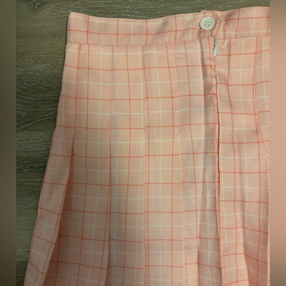 BOGO Pink pleated plaid mini skirt - Picture 3 of 6